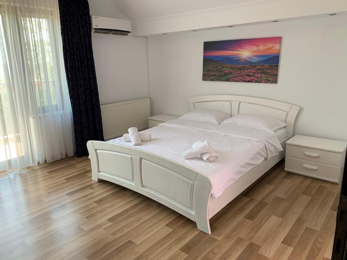 Vila Ann Hotel เอโฟริเอนอร์ด ภายนอก รูปภาพ
